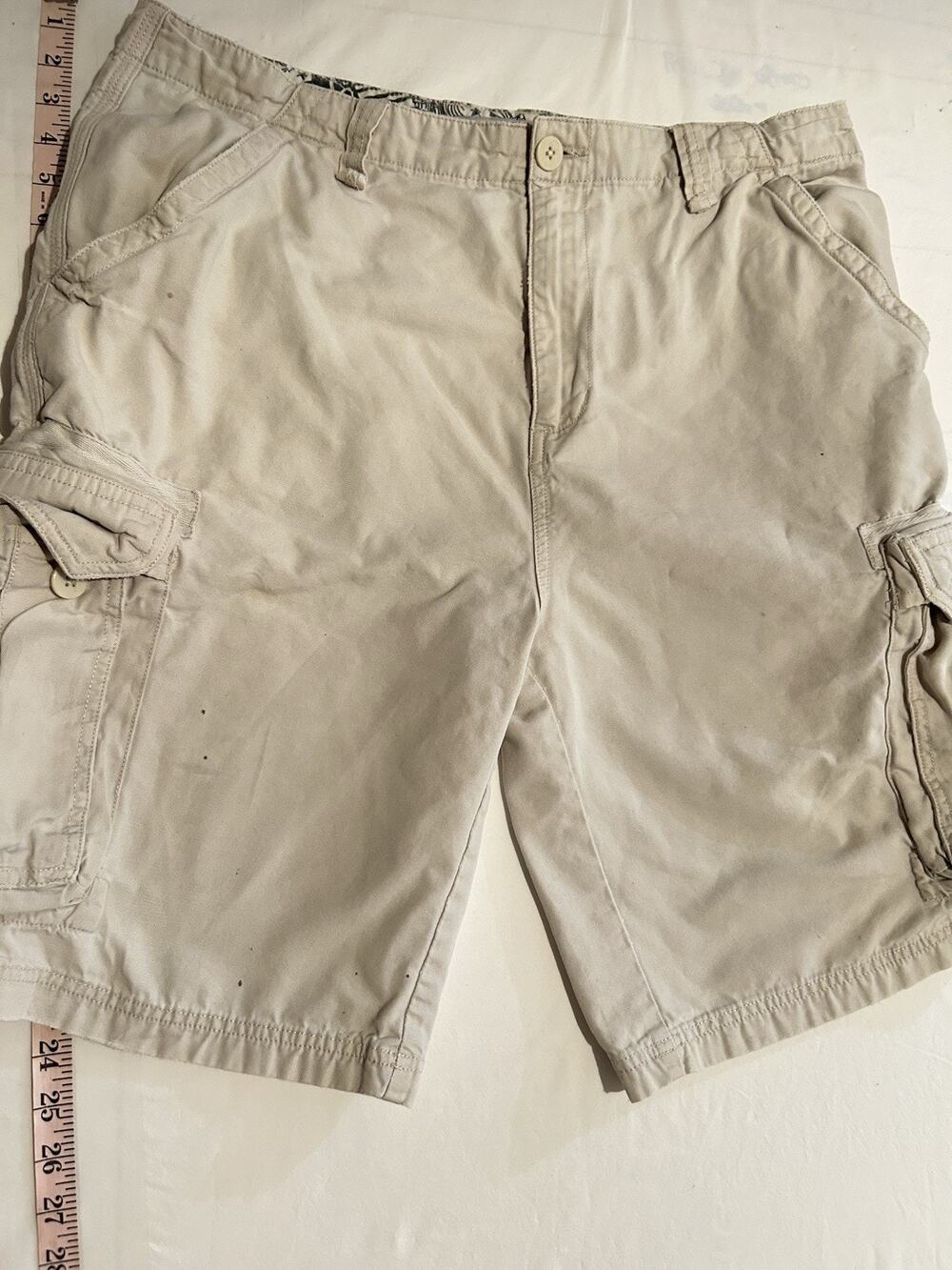Men's Quicksilver Tan Cargo Shorts Size 36 1179